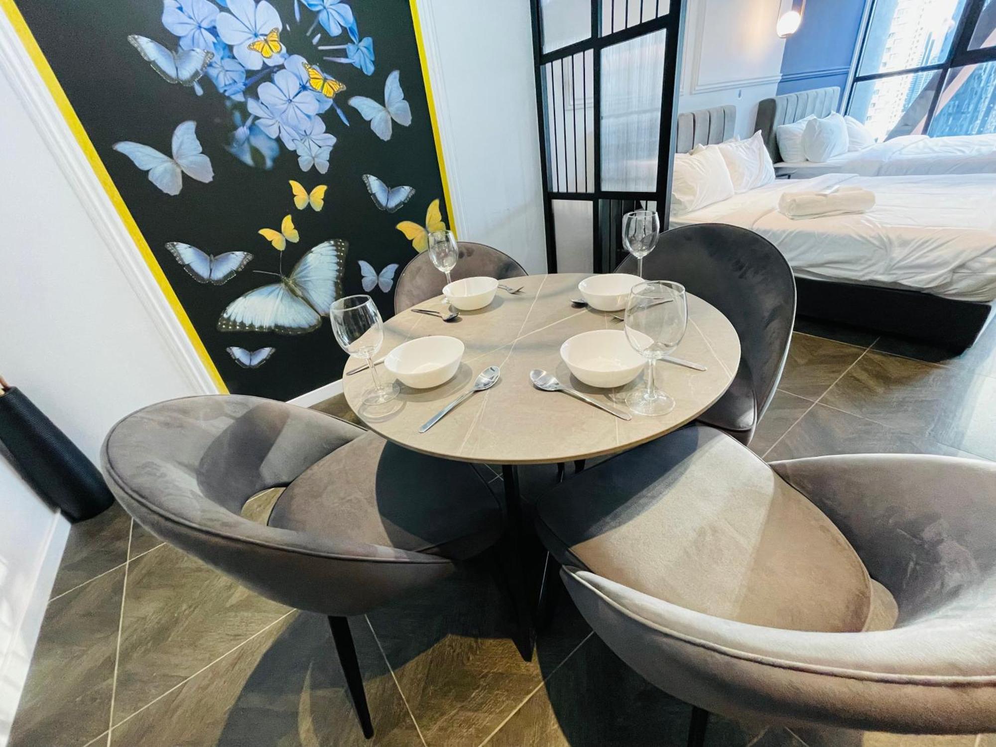 Scarletz Suites Klcc By Gc Luxury Suites Kuala Lumpur Ngoại thất bức ảnh
